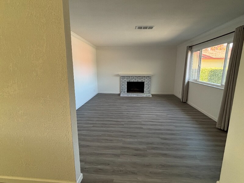 Building Photo - 524 Gonzales Dr