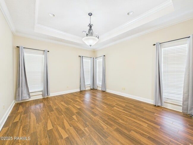Building Photo - 1013 Gleaux Dr