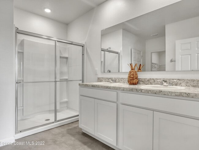 Building Photo - 7418 Tourmaline Dr