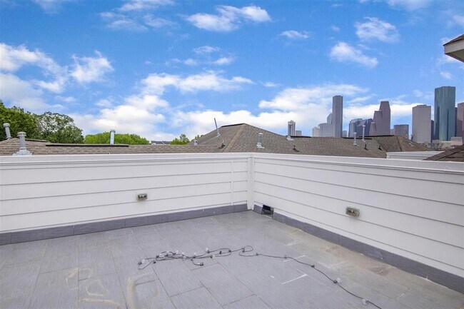 Building Photo - 1508 Johnson St