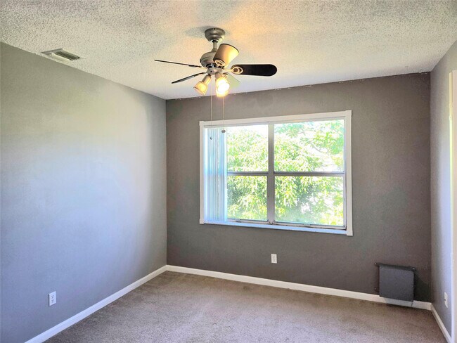 Building Photo - 160 NW 97th Terrace