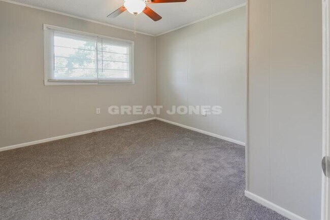 Building Photo - Charming 3 Bedroom in Williamston!