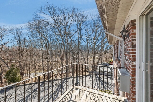 Building Photo - 1 Talbot St