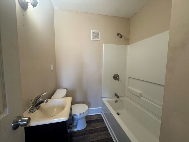 Building Photo - 198 Court St