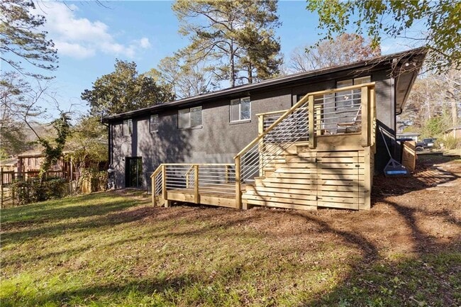 Building Photo - 2995 Pasadena Dr