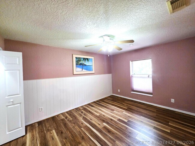 Building Photo - 6707 Coquina Ave