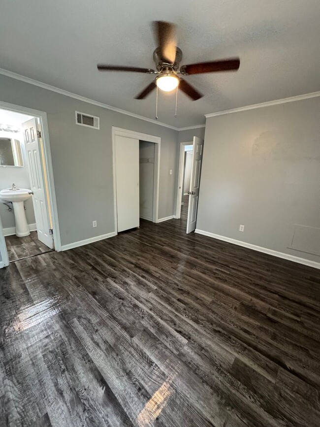 Building Photo - Very Nice Newly Rehabbed Home in Frayser -...