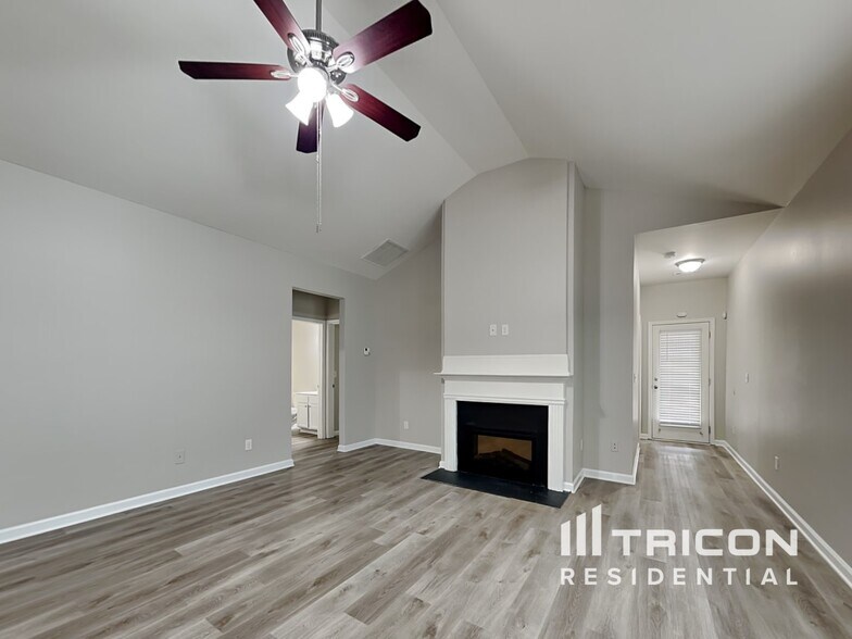 Building Photo - 7802 Bluefin Trail