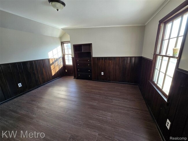 Building Photo - 1305 Collegewood St