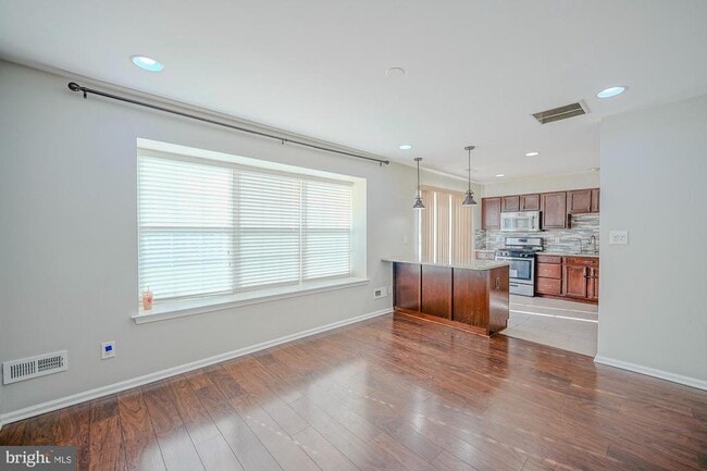 Building Photo - 3908 Grenwich Ln