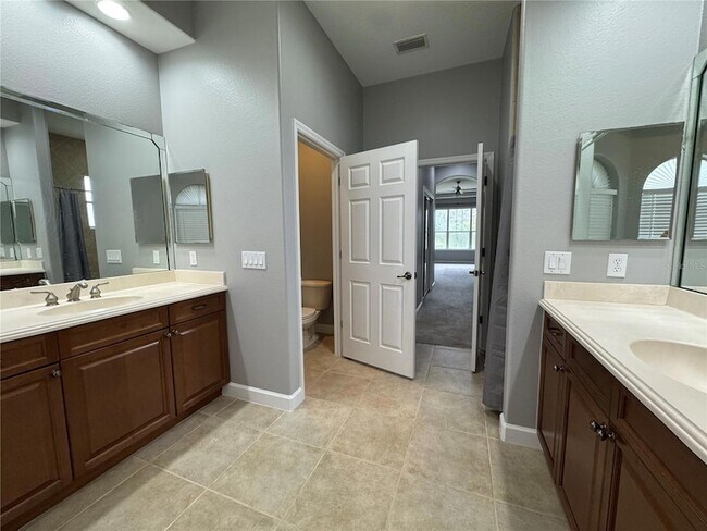 Building Photo - 142 Harrington Ct