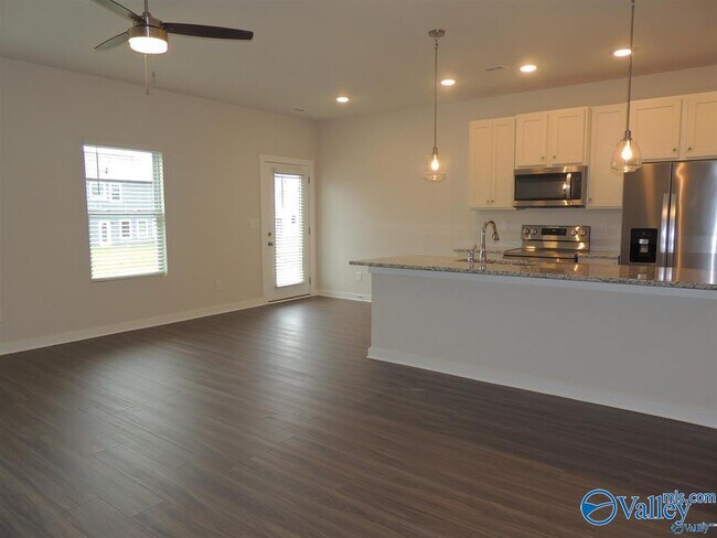 Building Photo - 26338 Valley Ridge Rd