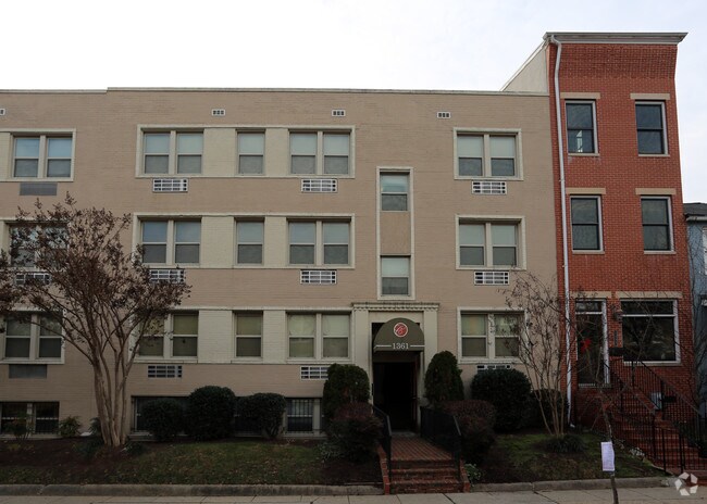 Building Photo - The Carlyle Condominium