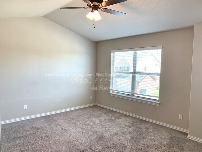 Building Photo - 2750 W Kilimanjaro Way