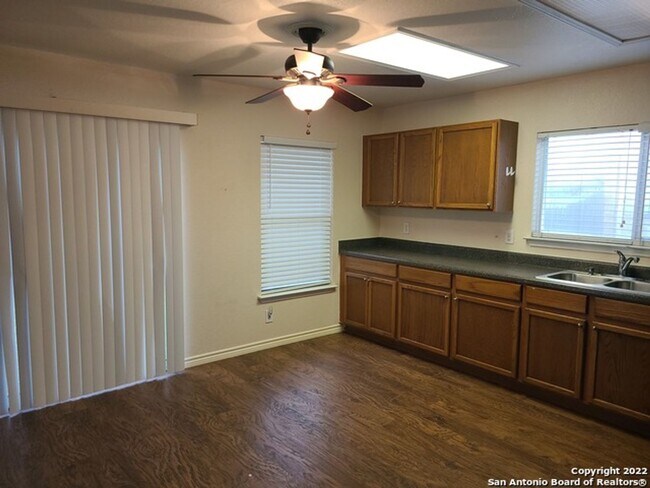 Building Photo - 3 Bedroom with Game Room!