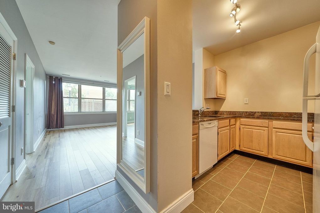 Building Photo - 1200 Braddock Pl