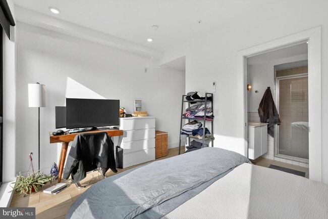 Building Photo - 2007 Cambridge St