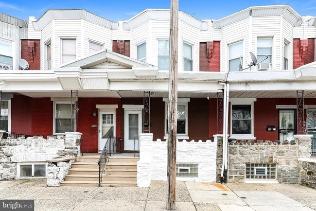 Building Photo - 2011 Wilmot St