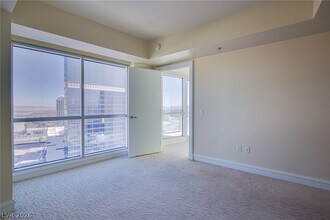 Building Photo - 2700 S Las Vegas Blvd