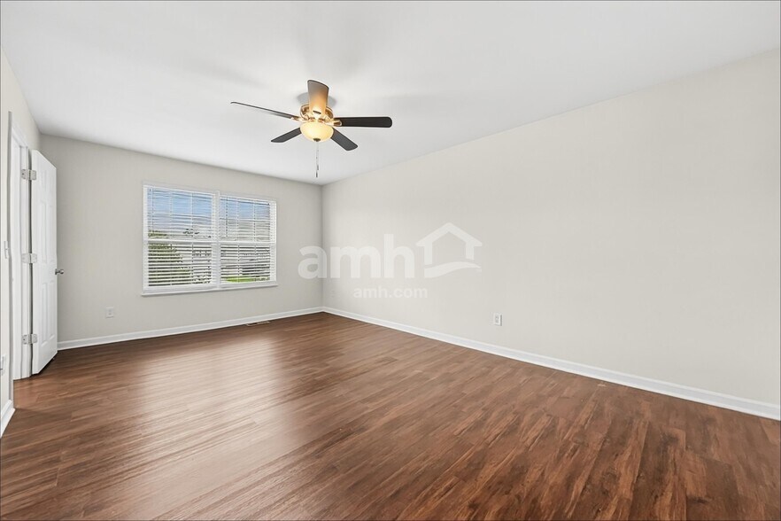 Building Photo - 5646 Shetland Ct