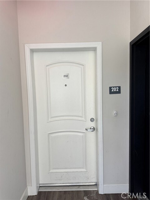 Building Photo - 5432 Hermitage Ave