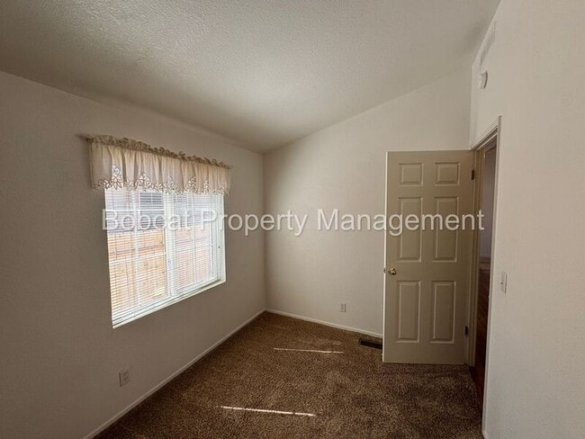 Building Photo - 1129 Gambrel Dr