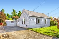 Building Photo - Welcome Home to Your Perfect Hillsboro Retreat!