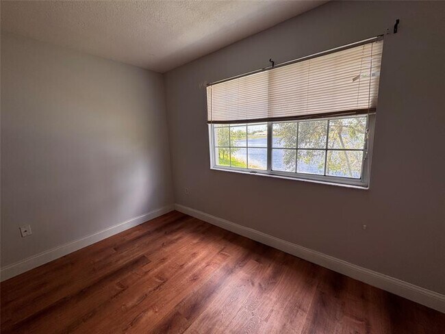 Building Photo - 5045 Wiles Rd