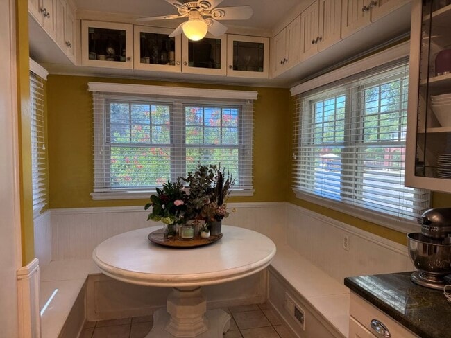 Building Photo - Charming Cottage in Central Woodland