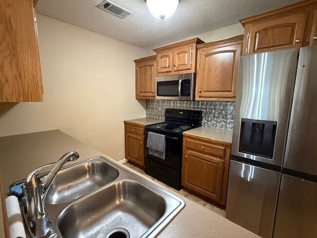 Building Photo - Home for Rent in Benton