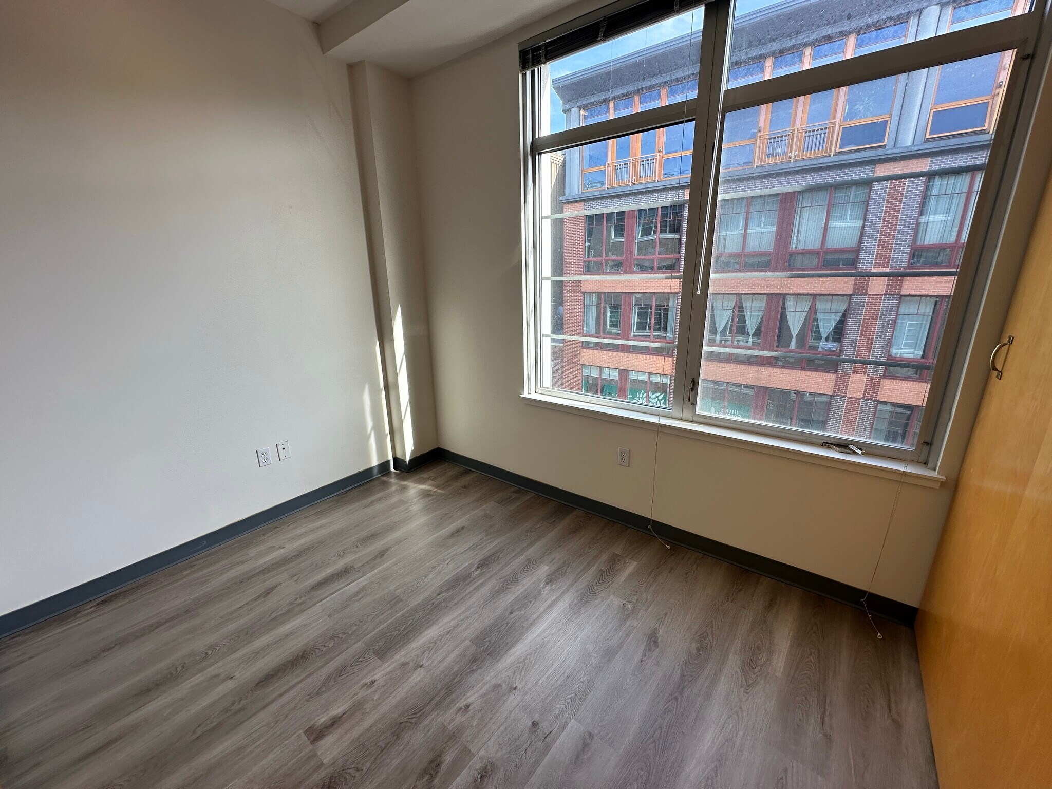 Building Photo - 211 E Berkeley St