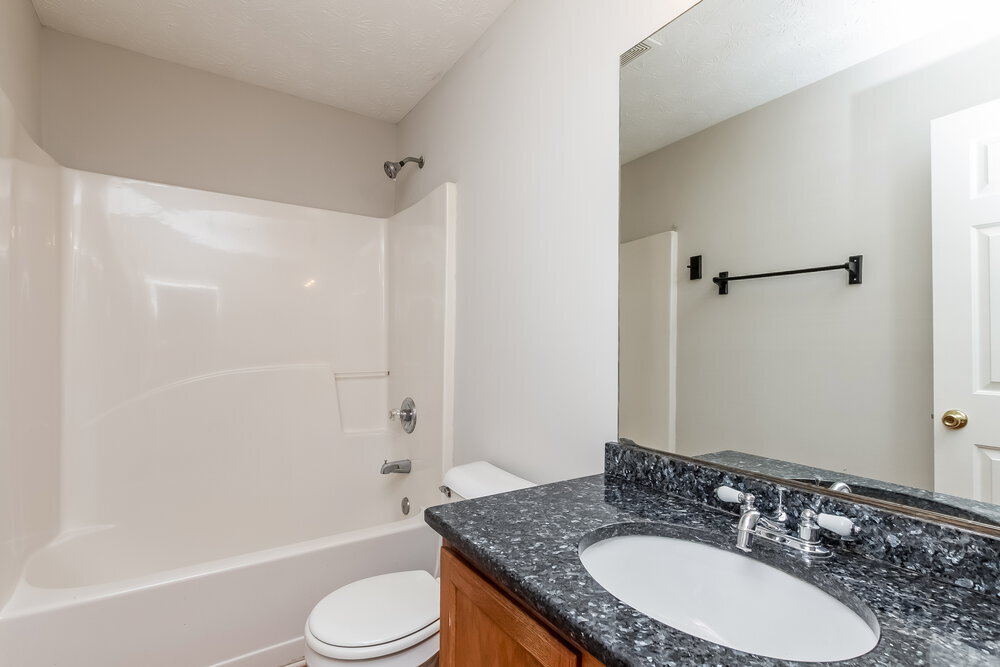 Building Photo - 154 Springbottom Dr SE
