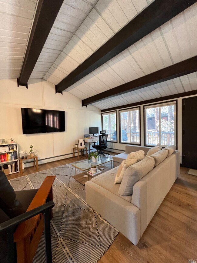 Building Photo - 702 College Dr