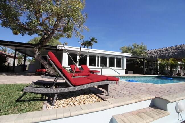 Building Photo - 2548 SE 14th St