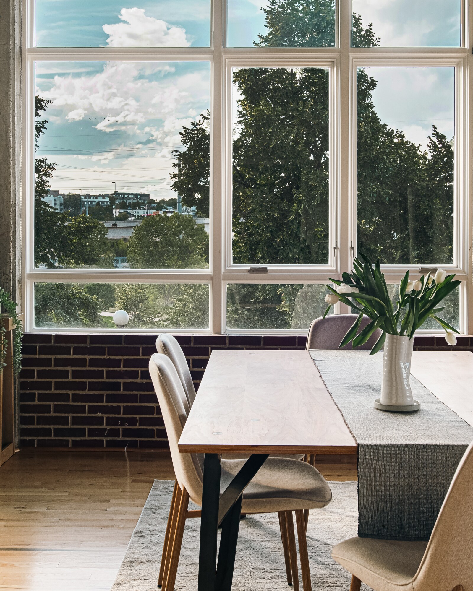 Building Photo - 2000 Little Raven St