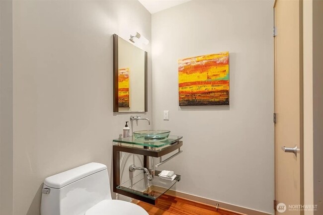 Building Photo - 1000 1st Ave