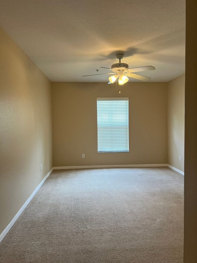 Building Photo - Gated 3/2.5 Townhouse with Garage in Altam...