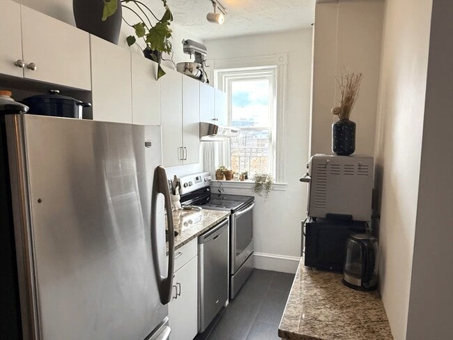 Building Photo - 137 Peterborough St