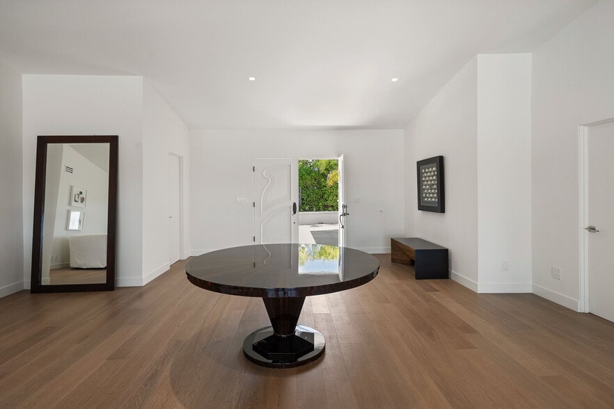 Building Photo - 1641 Tower Grove Dr