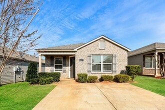 Building Photo - 16419 Waterbury Ln