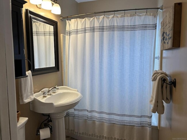 Building Photo - 1566 Santa Barbara St