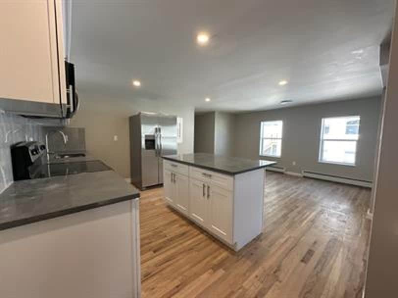 Building Photo - 463 E Main St