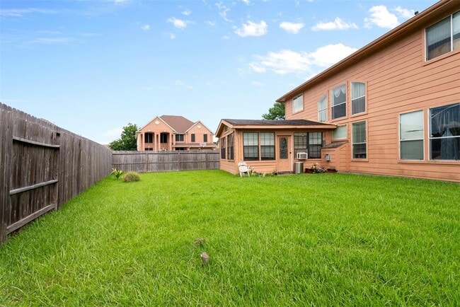 Building Photo - 602 Field Run Ct