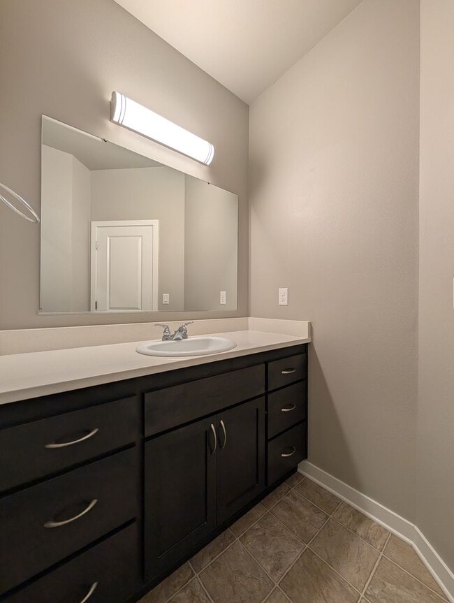 Building Photo - Great 3 bedroom/ 2.5 bathroom duplex- Near...