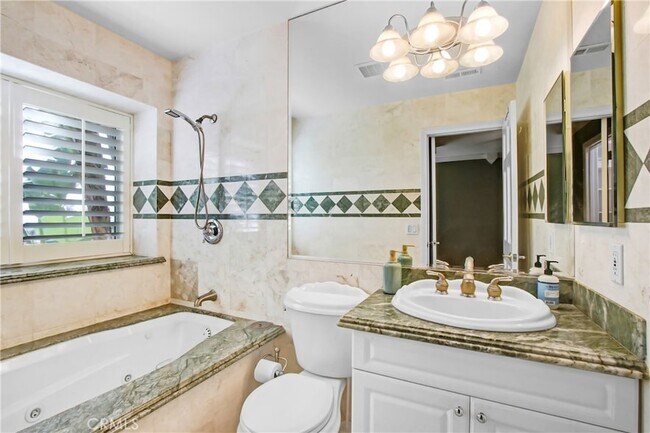 Building Photo - 10818 Hillside Rd