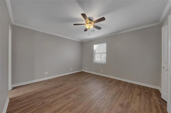 Building Photo - 290 Westland Way SW