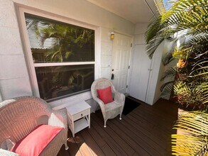 Building Photo - Unfurnished Beautiful Studio Retreat in Treasure Island – Minutes from the Beach!