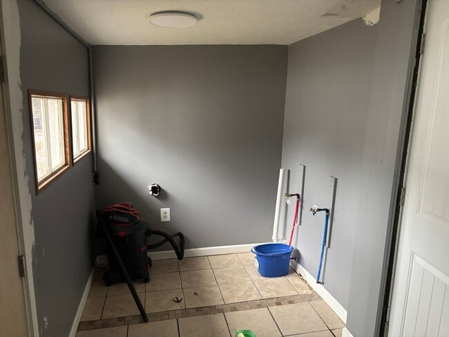 Building Photo - 3Bed New Phila Ranch Home for Rent