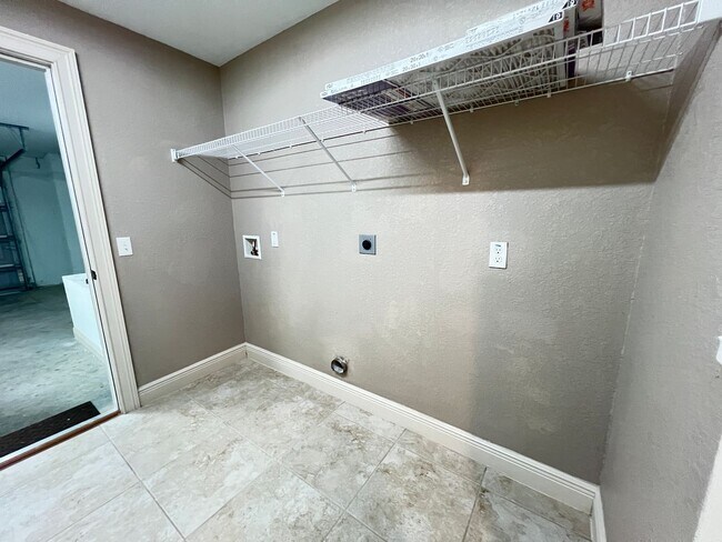 Building Photo - Beautiful 3 BD/2BA Home in Beautiful Ocklawaha!!!