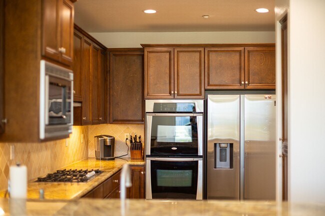 Building Photo - 3 Bedroom + 2 Bathroom Condo | Seabridge | Oxnard | Unfurnished